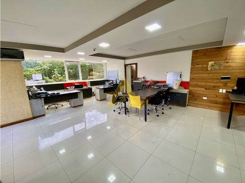 oficina o centro gerencial av ppal la guairita santa clara 144 m2
