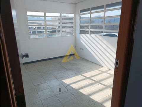 alquilo oficina la urbina de 150m2 2 banos 2 pe