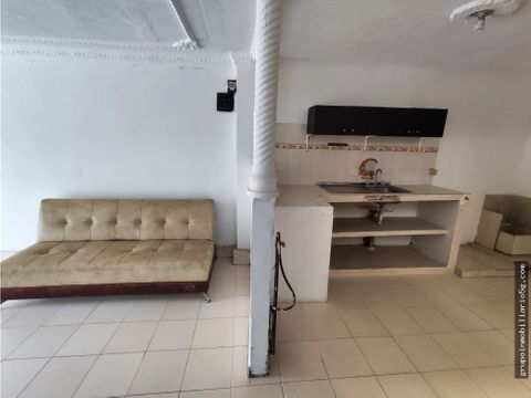 vendo casa bifamiliar de 3 niveles califloralia