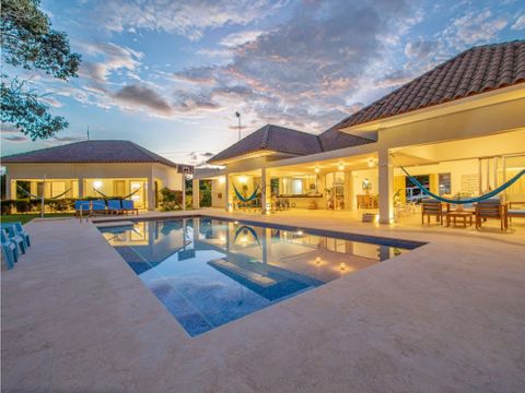 en venta espectacular casa de campo en punta canoa cartagena