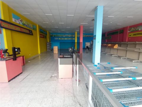 se alquila local brisas mall brisas del golf