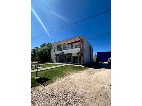 se vende bloque inmobiliario 2 locales y 6 departamentos en viale