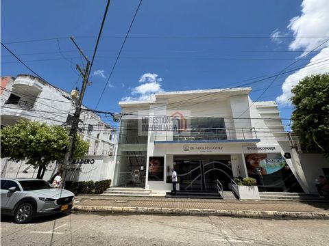 local comercial de dos piso en el centro de monteria