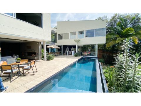 venta de moderna casa independiente con piscina en envigado no admon