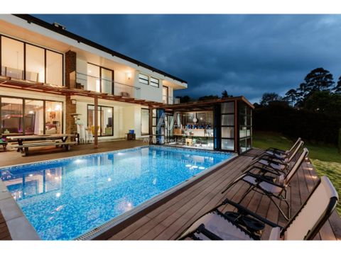 venta de moderna casa en llanogrande con piscina sector rancherias