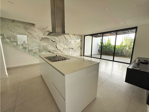 exclusiva casa en alquiler en condominio en pozos de santa ana p582