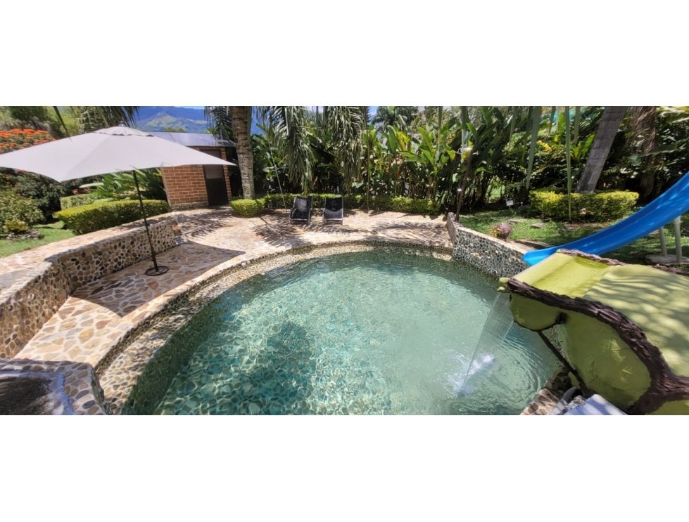 Excelente Finca Independiente en Venta Copacabana 4