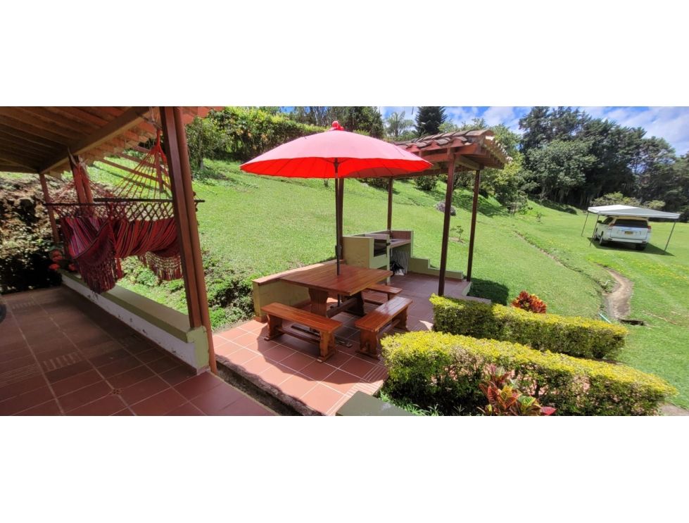 Excelente Finca Independiente en Venta Copacabana 5