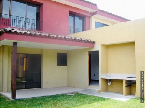 alquilo casa en condominio belen