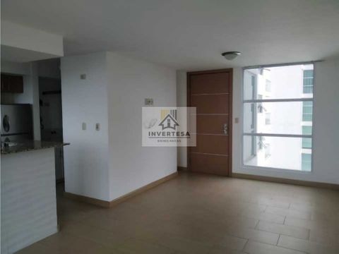 alquilovendo apartamento 3 habitaciones en condado la villa zona 14