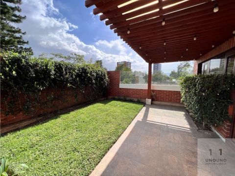 apartamento en alquiler con jardin y pergola en zona 14