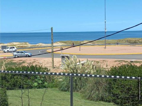 casa con muy buena vista al oceano en el chorro