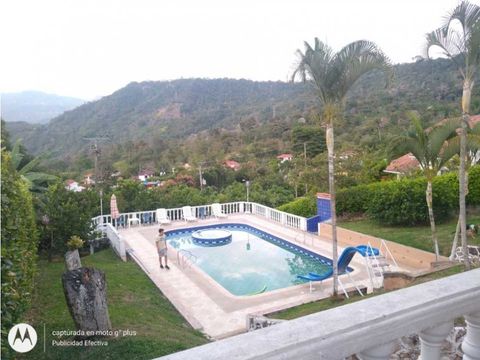 casa campestre cerca a la mesa
