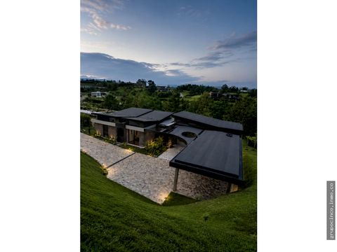 casa campestre en venta en carmen de viboral via san antonio la ceja