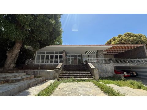 casa en alquiler de 700 m2 construccion y 1000 m2 terreno los chorros
