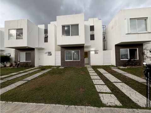 casa en renta jardines 2 cancun 3 recamaras alberca seguridad