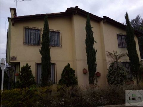 casa en rionegro en venta esquinera de2 pisos con patio interno