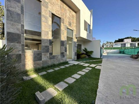 casa en venta en fraccionamiento con alberca lomas de cuernavaca