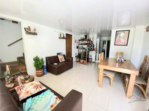 casa en venta en marinilla en conjunto abierto