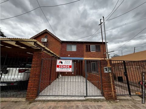 duplex a metros de avenida varela en venta
