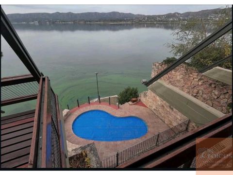 exclusiva propiedad en villa del lago bajada al lago