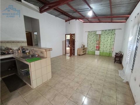 en renta casa fuera de residencial en la carretera vieja a leon lp