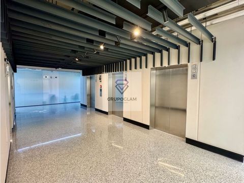 en venta oficina doble remodelada torre madrid las mercedes caracas