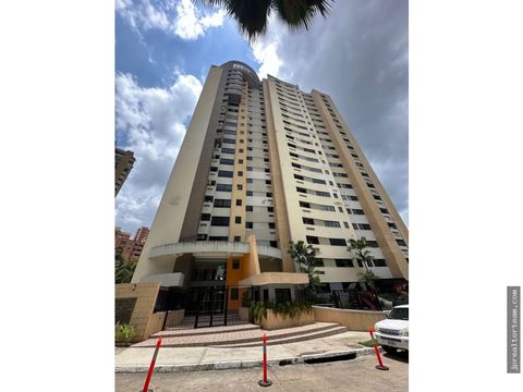 en venta apartamento en valle blanco
