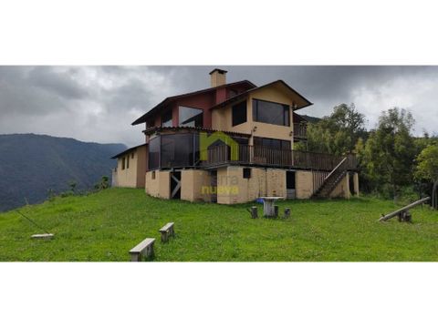 en venta casa de campo con tres hectarias de terreno en otavalo