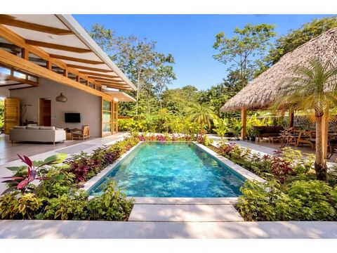 lujosa villa moderna con piscina privada en santa teresa a 5