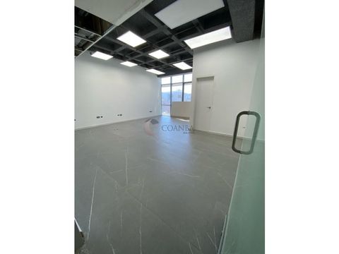 se alquila oficina de50m2 en la torre cfm
