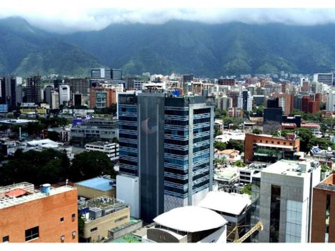 se alquila local comercial en la urbanizacion las mercedes