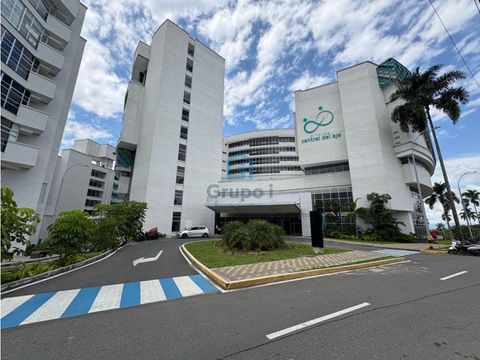 se arrienda local en clinica del eje