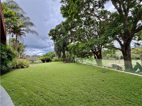 se vende alquila casa 880m2 3h2s5b10p la lagunita