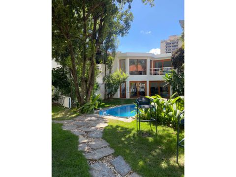 se vende casa 625 mt2 en la urbanizacion los palos grandes