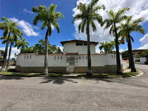 se vende casa de 682m2 en caurimare