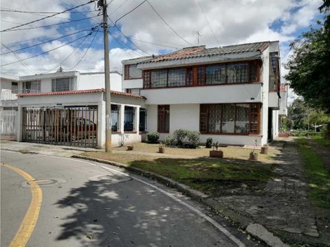 se vende casa esquinera norte bogota cundinamarca