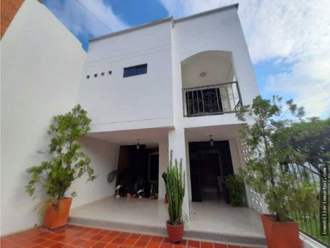 se vende casa esquinera barrio pontevedra