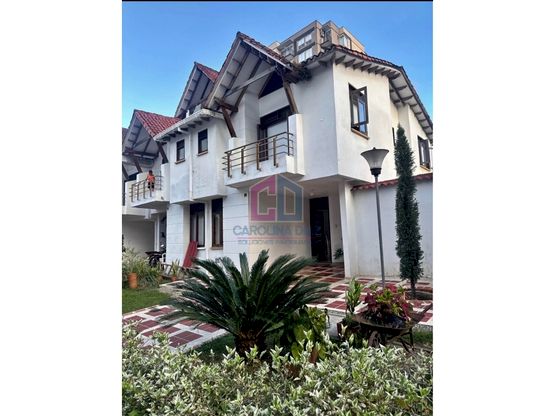 Se vende casa, esquinera, conjunto quintas de Morelia Villavicencio