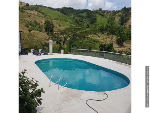 se vende espectacular finca a 20 minutos de manizales