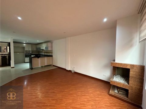 se vendearrienda hermosa casa en cota