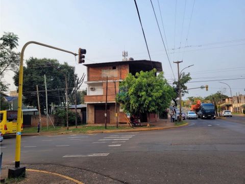 se vende importante inmueble en esquina