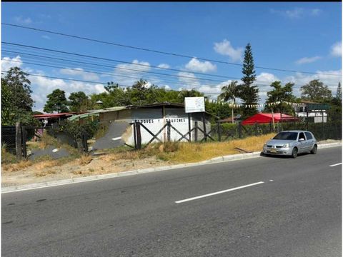 se vende lote con uso de suelos para bodegas salida para montenegro