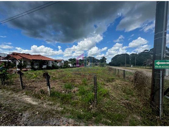 Se vende lote esquinero vereda la unión arenales quintas del ocoa