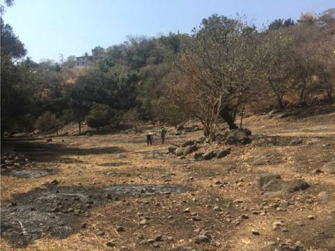 terreno escriturado a unos metros de la autopista