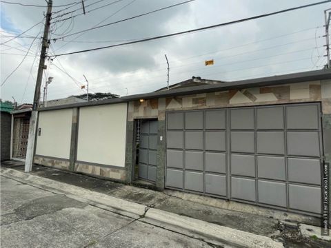 urdesa se vende casa por remodelar