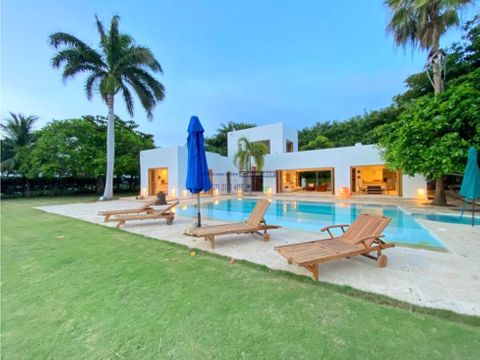 vendemos casa frente al mar caribe en punta canoa cartagena de indias