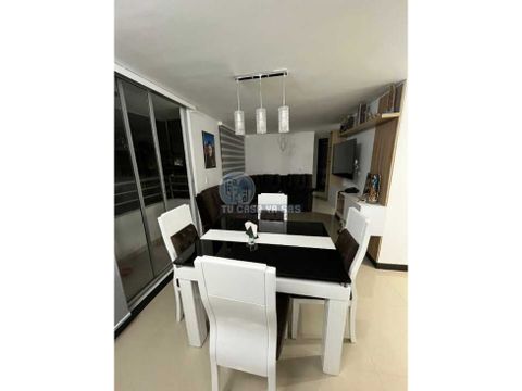 vendo amplio apartamento con parqueadero cubierto