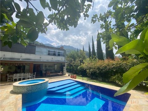 vendo casa con piscina san juan de las aguas los balsos el poblado