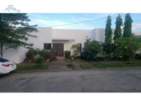 vendo casa en el condominio sierritas de santo domingo